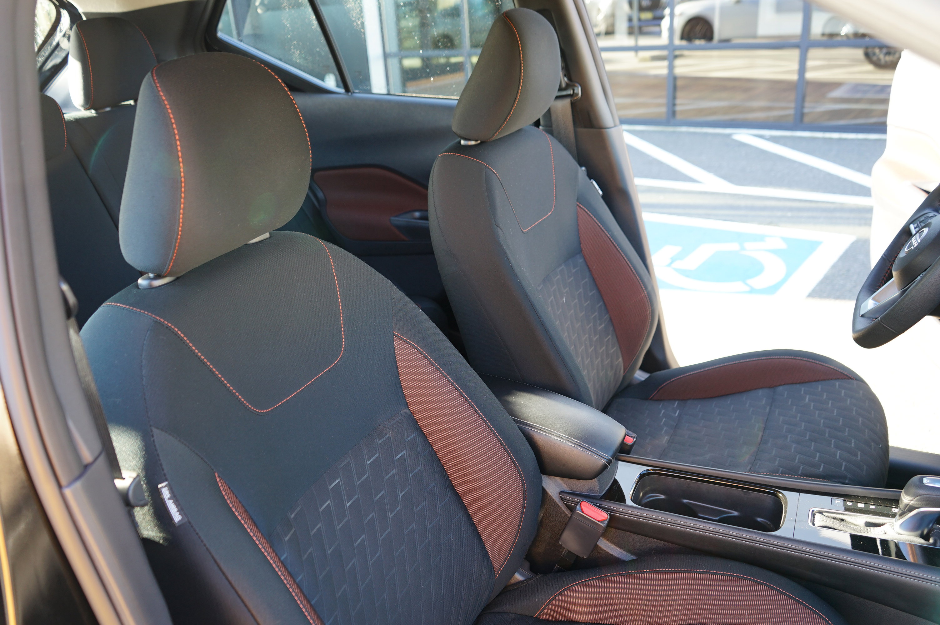 Used 2024 Nissan Kicks SR image 27