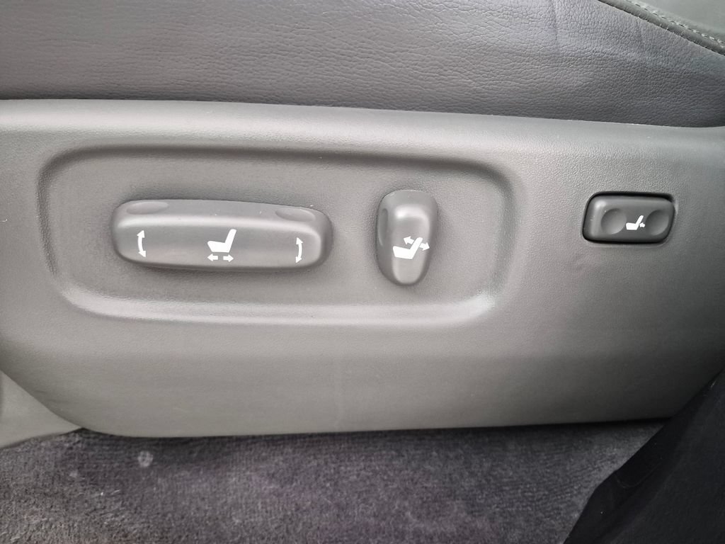 Used 2009 Toyota Land Cruiser AWD/4WD image 23