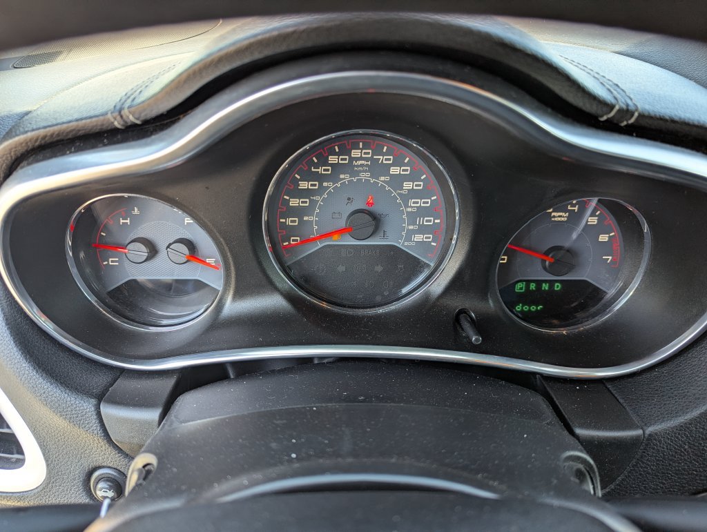Used 2014 Dodge Avenger SE FWD image 20
