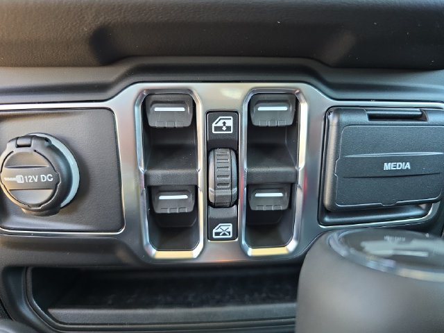 New 2026 Jeep Wrangler Unlimited Sahara AWD/4WD image 16