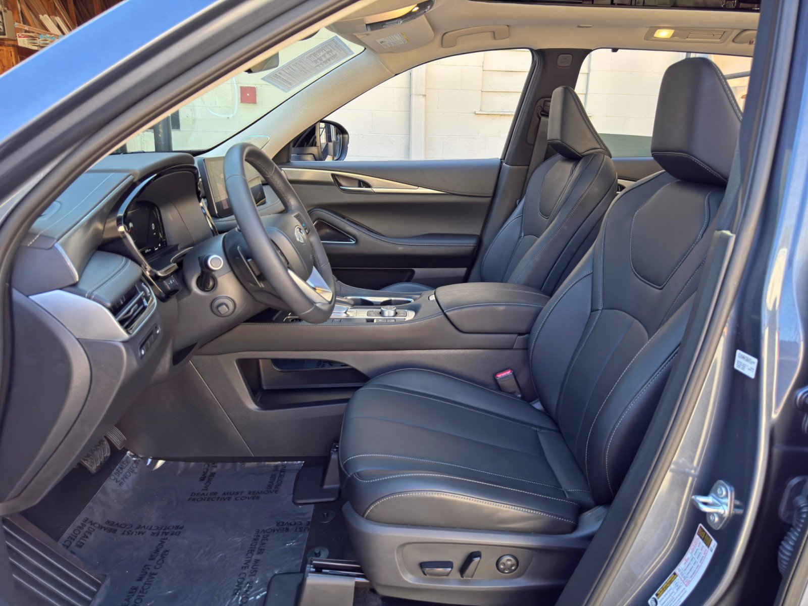 Used 2026 INFINITI QX60 Luxe w/ Cargo Package FWD image 17