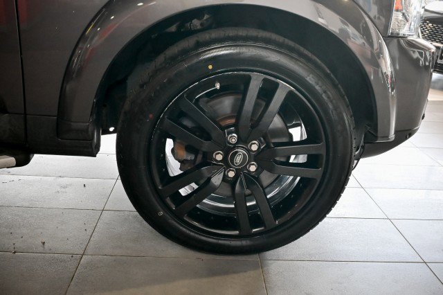 Used 2016 Land Rover LR4 HSE Silver Edition AWD/4WD image 45