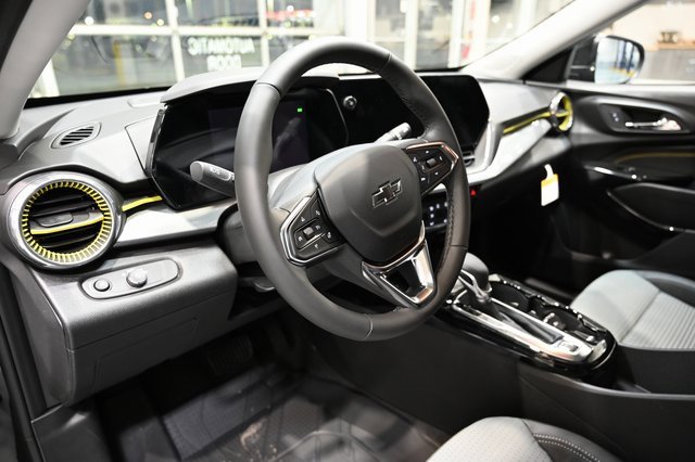 New 2026 Chevrolet Trax LT w/ Driver Confidence Package image 21