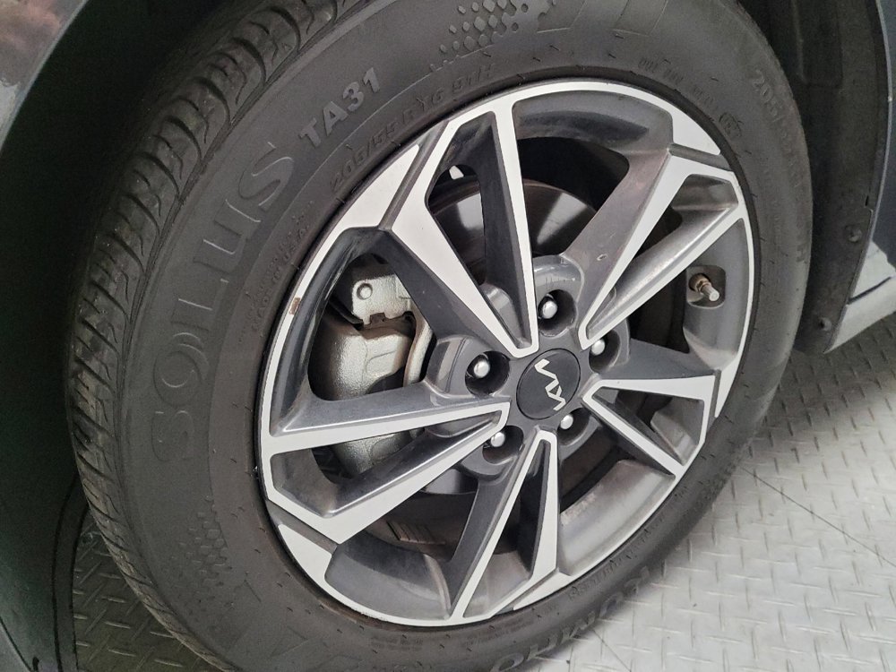 Used 2024 Kia Forte LXS image 31