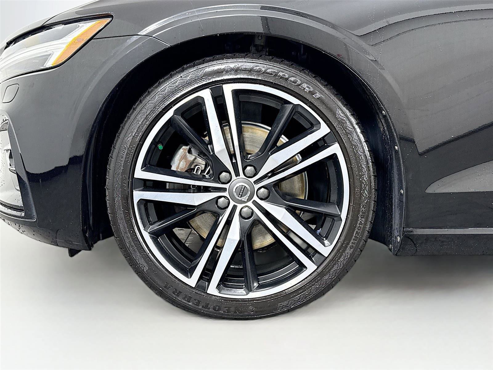 Used 2019 Volvo S60 T5 R-Design image 47