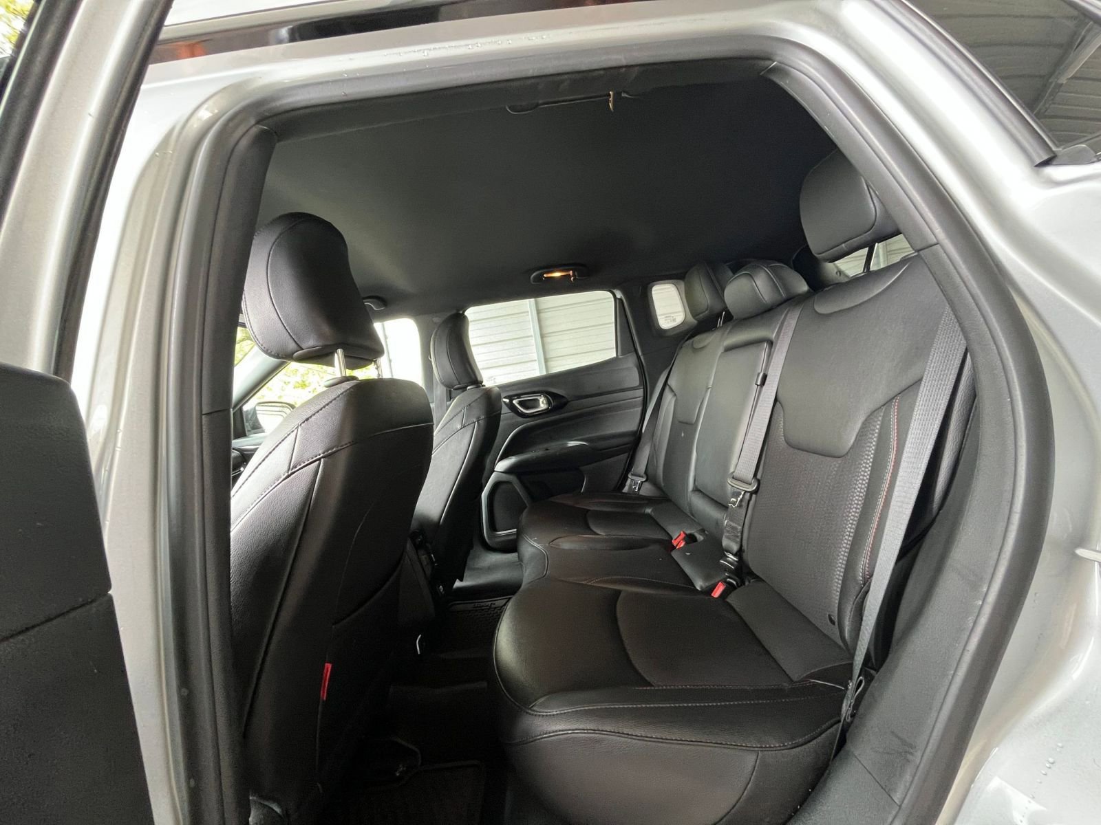 Used 2025 Jeep Compass Trailhawk image 22