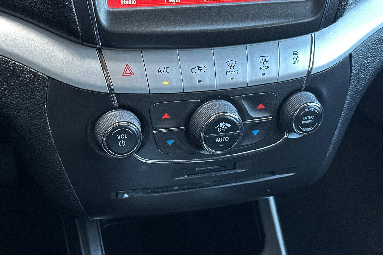 Used 2019 Dodge Journey SE image 23