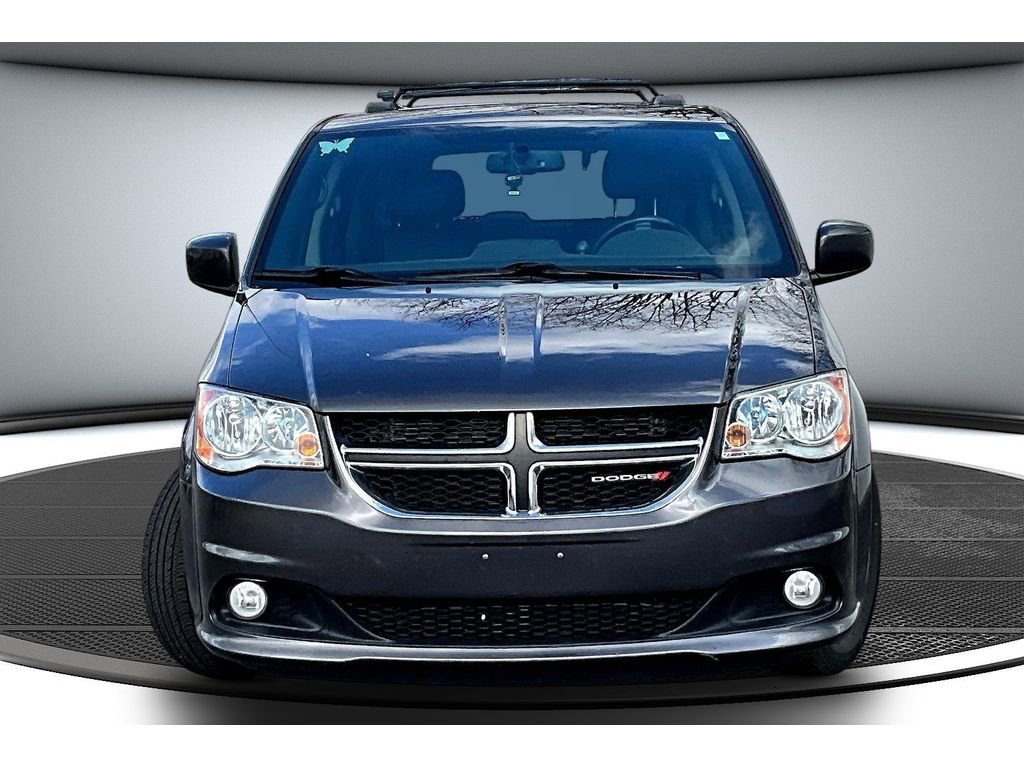 Used 2017 Dodge Grand Caravan SXT image 4