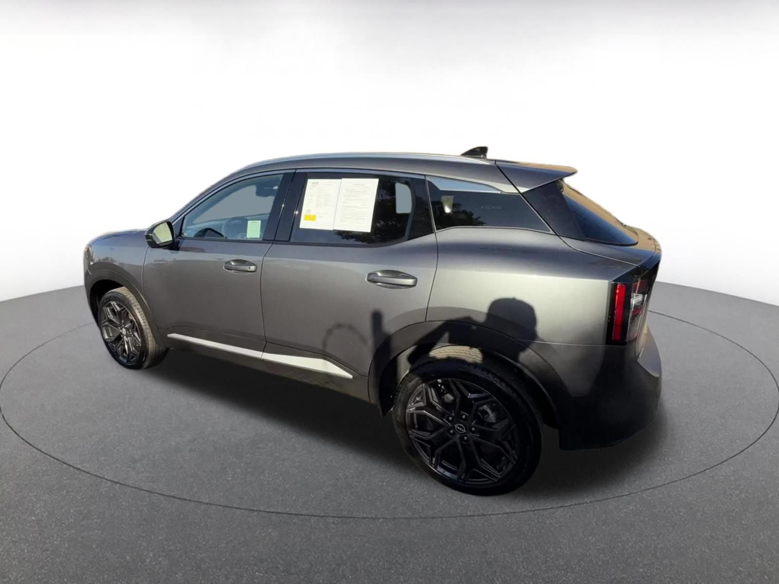 Used 2026 Nissan Kicks SR FWD image 10