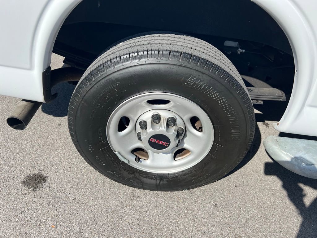 Used 2023 GMC Savana 2500 w/ Driver Convenience Package image 11