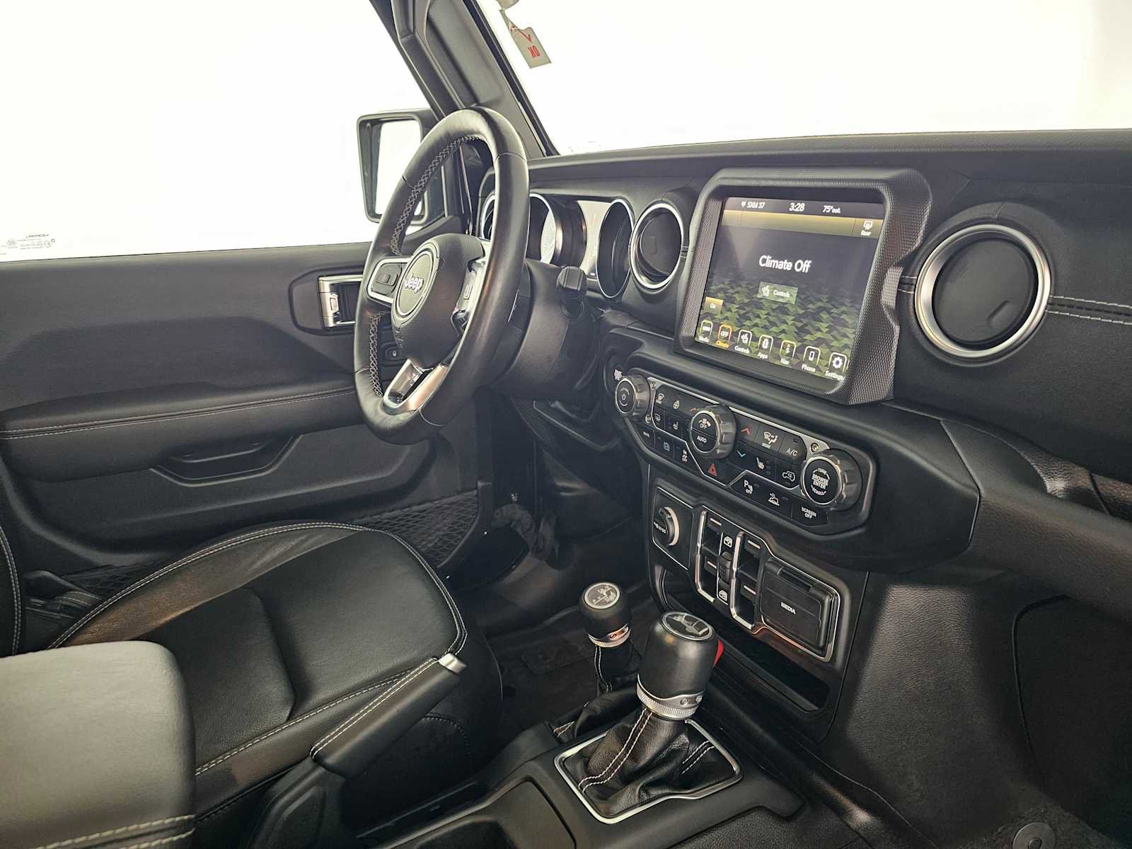 Used 2023 Jeep Wrangler Sahara w/ Cold Weather Group image 11