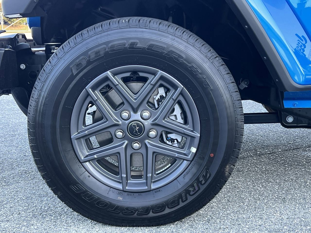 New 2025 Jeep Gladiator Sport image 27