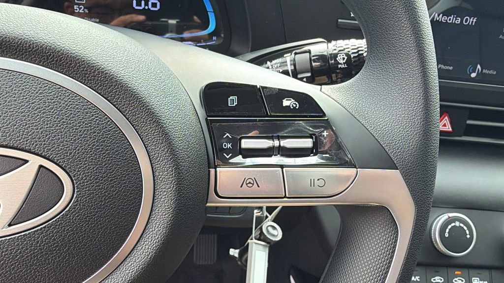 New 2026 Hyundai Elantra SE image 28