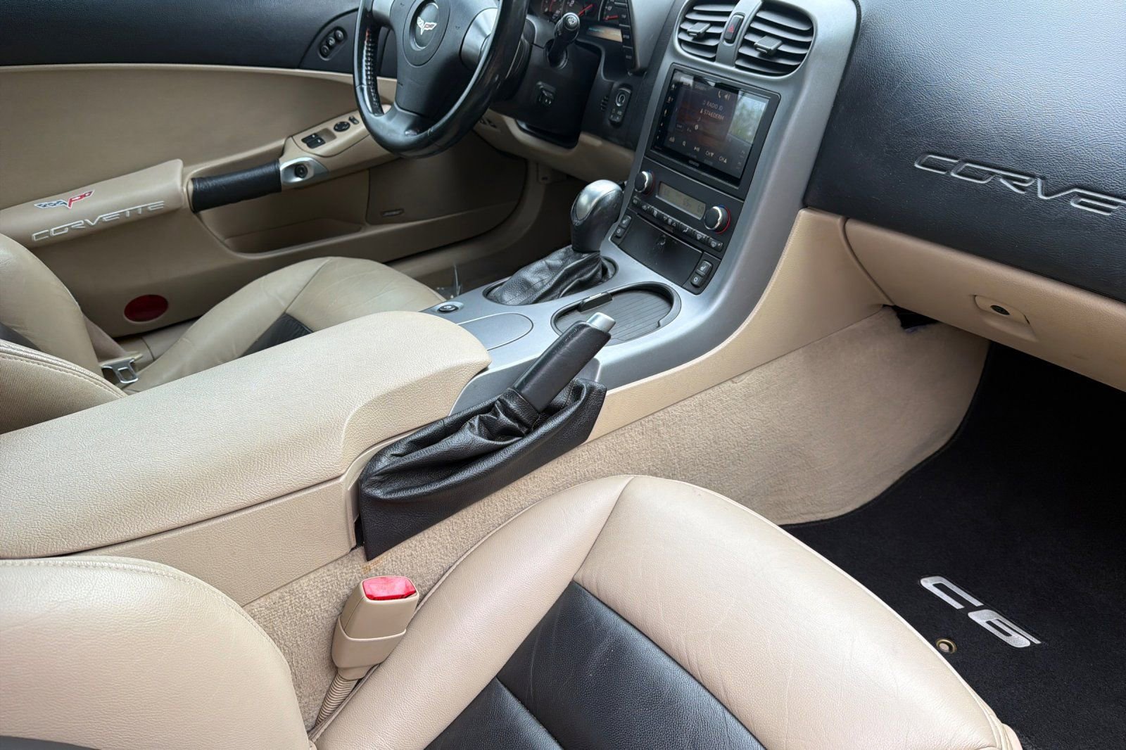 Used 2006 Chevrolet Corvette Coupe w/ Preferred Equipment Group RWD image 14