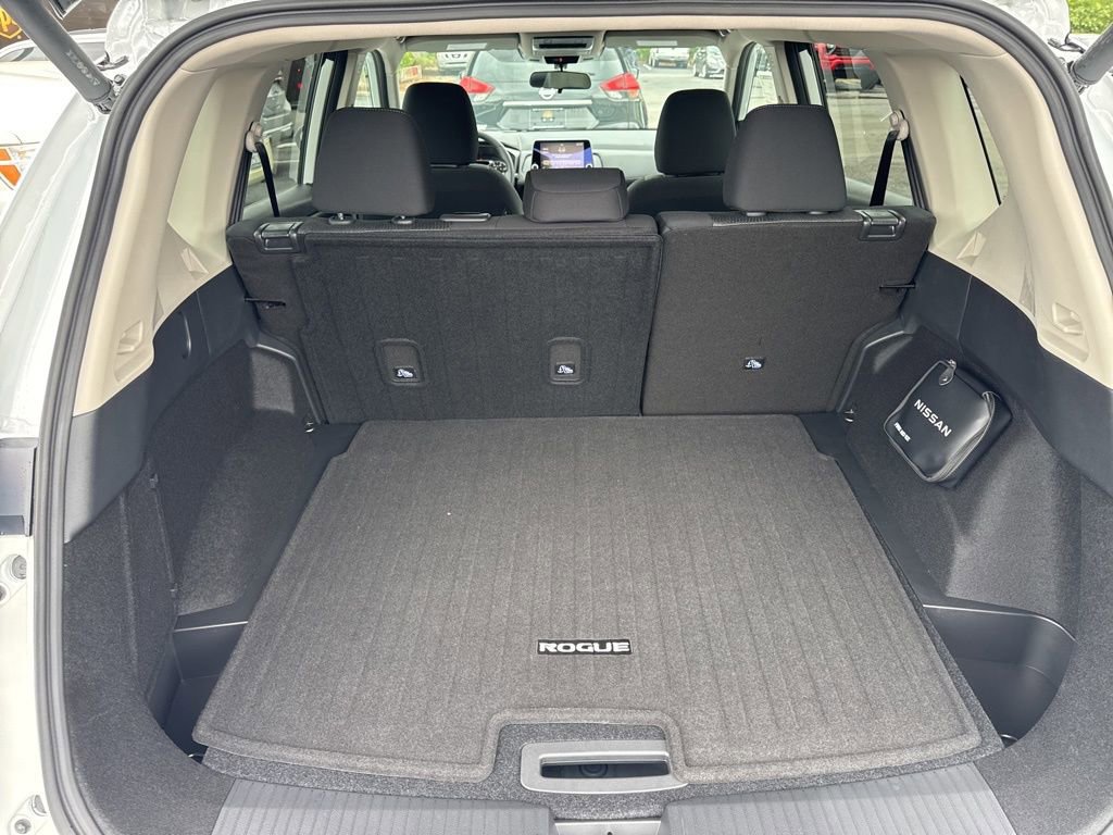 New 2026 Nissan Rogue SV FWD image 16