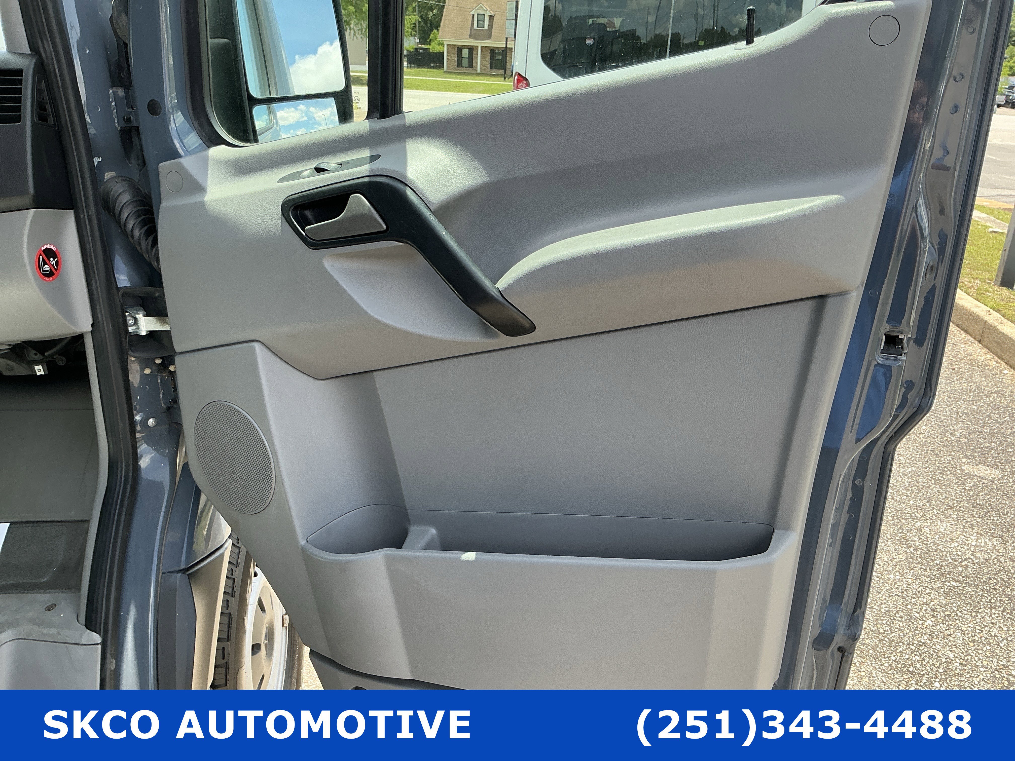 Used 2018 Mercedes-Benz Sprinter 2500 image 12