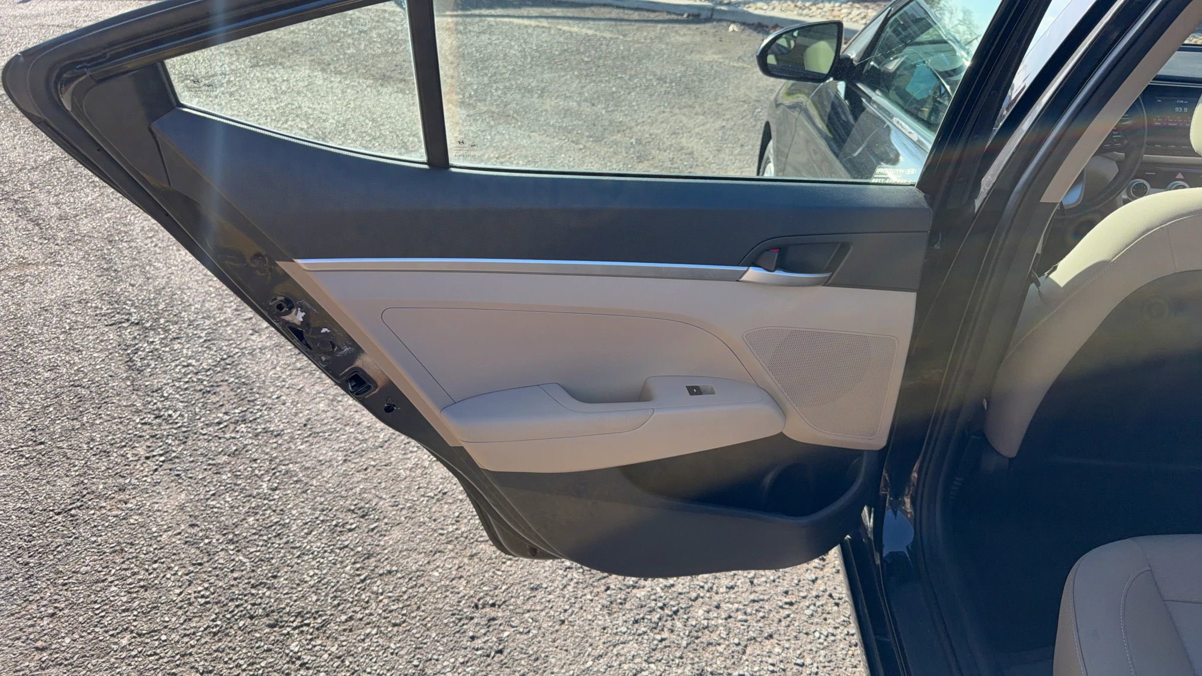 Used 2019 Hyundai Elantra SE FWD image 14