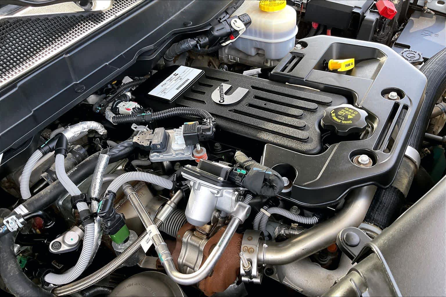 Used 2025 RAM 3500 Laramie AWD/4WD image 33
