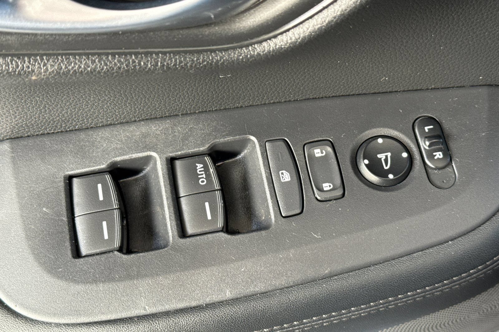 Used 2024 Honda HR-V LX image 18