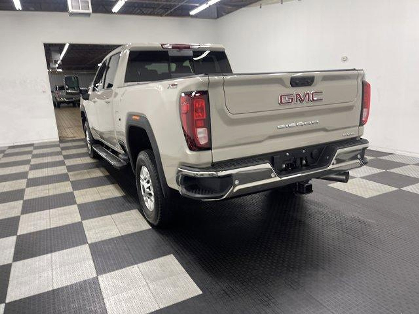 New 2026 GMC Sierra 2500 SLE w/ SLE Value Package; AWD/4WD image 2