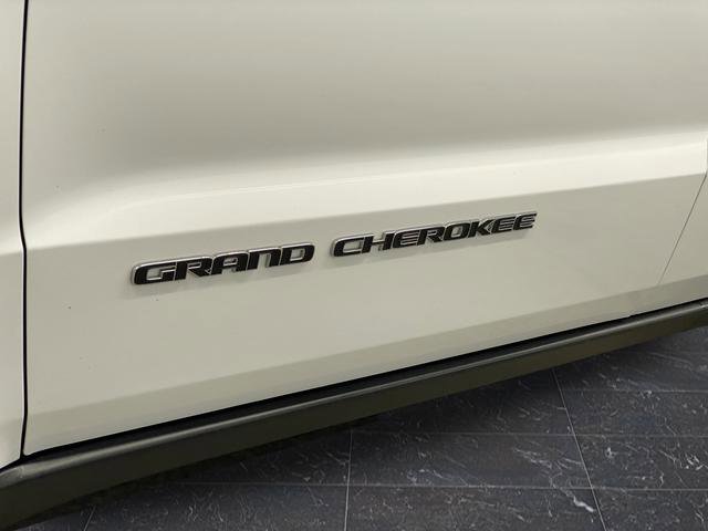 Used 2020 Jeep Grand Cherokee Limited image 38