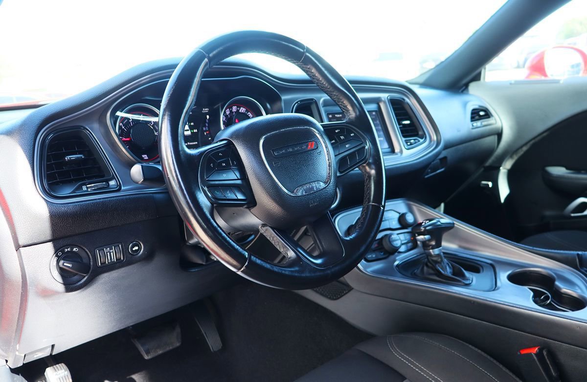 Used 2023 Dodge Challenger SXT RWD image 34