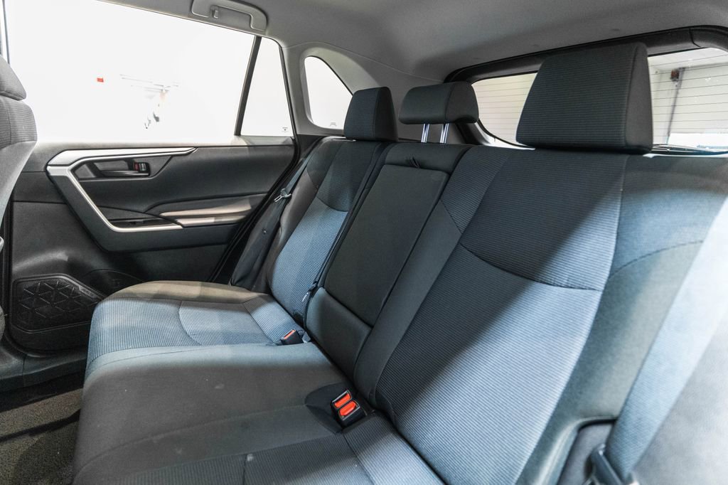 Used 2024 Toyota RAV4 LE AWD/4WD image 29