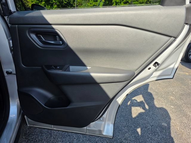 Used 2024 Nissan Rogue S AWD/4WD image 12