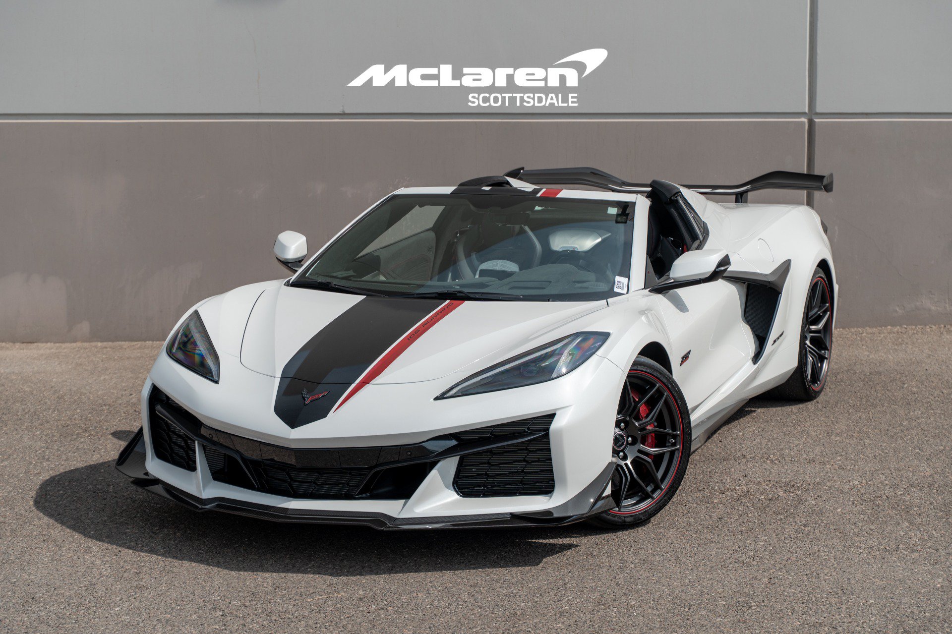 Used 2023 Chevrolet Corvette Z06 w/ Z07 Performance Package RWD image 1