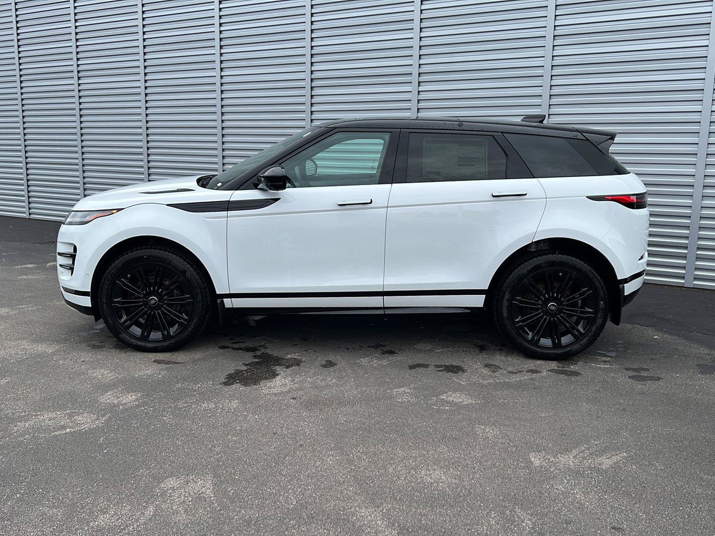 New 2026 Land Rover Range Rover Evoque Dynamic SE AWD/4WD image 2