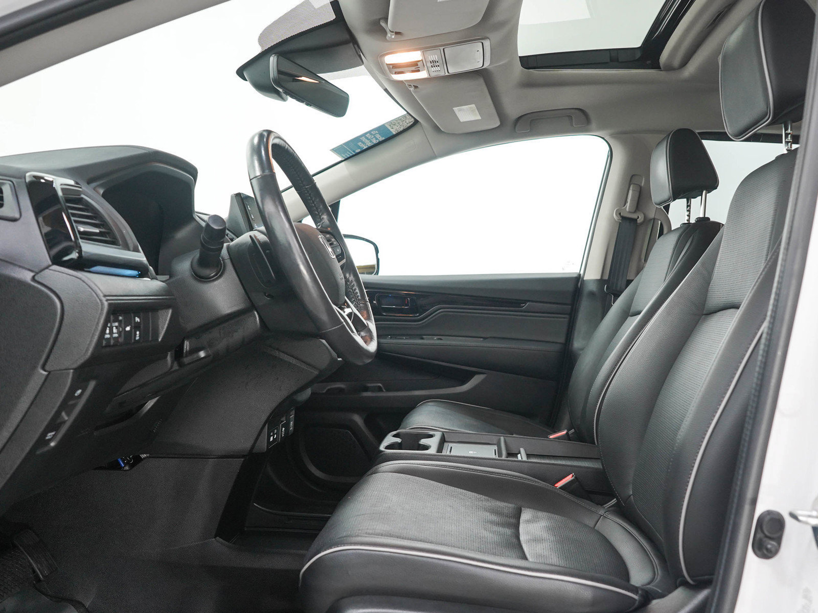 Used 2025 Honda Odyssey Elite image 24