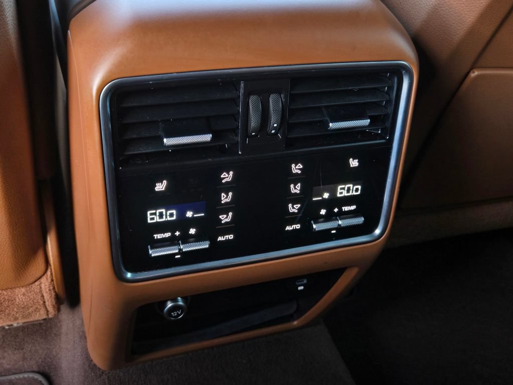 Used 2023 Porsche Cayenne Platinum Edition w/ Premium Package Plus (PIA) AWD/4WD image 20
