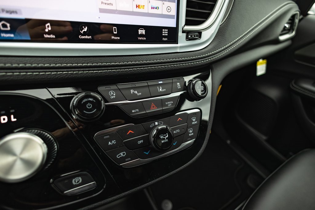 New 2026 Chrysler Pacifica Select w/ S Appearance Package image 15