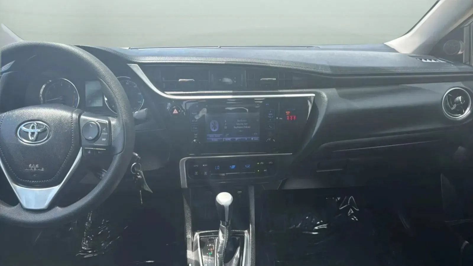 Used 2019 Toyota Corolla LE FWD image 11