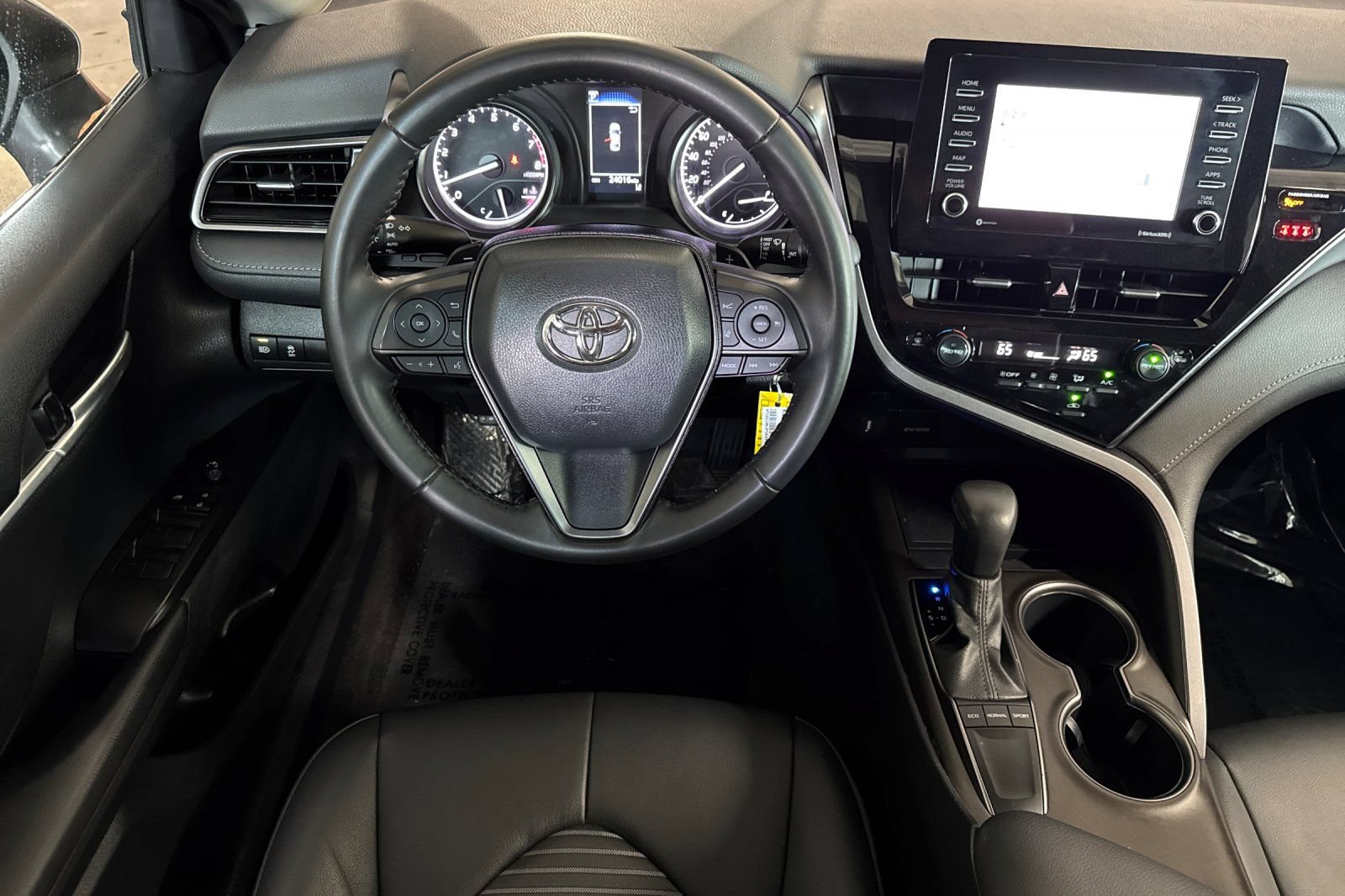 Used 2023 Toyota Camry SE FWD image 15