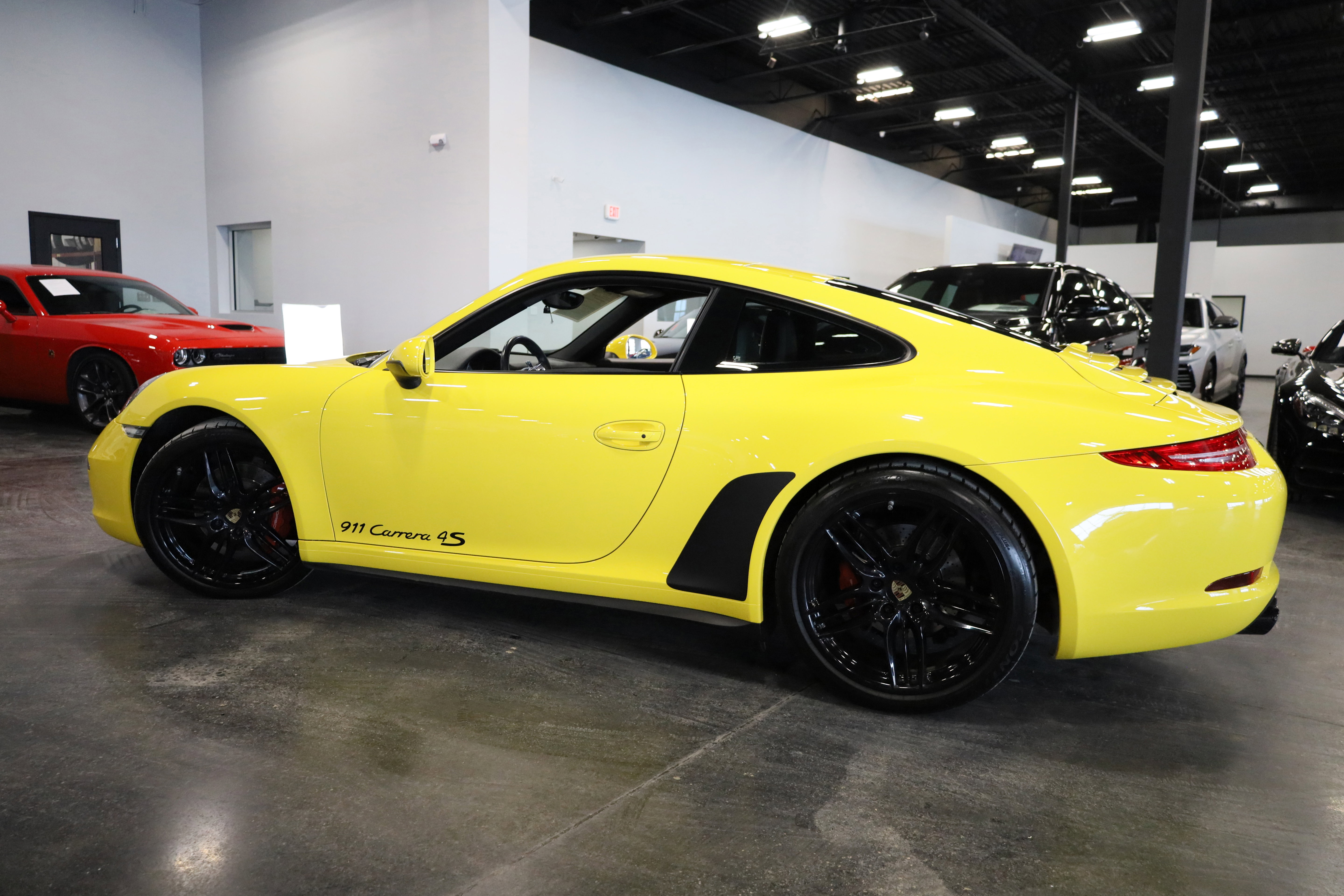 Used 2013 Porsche 911 Carrera 4S image 8