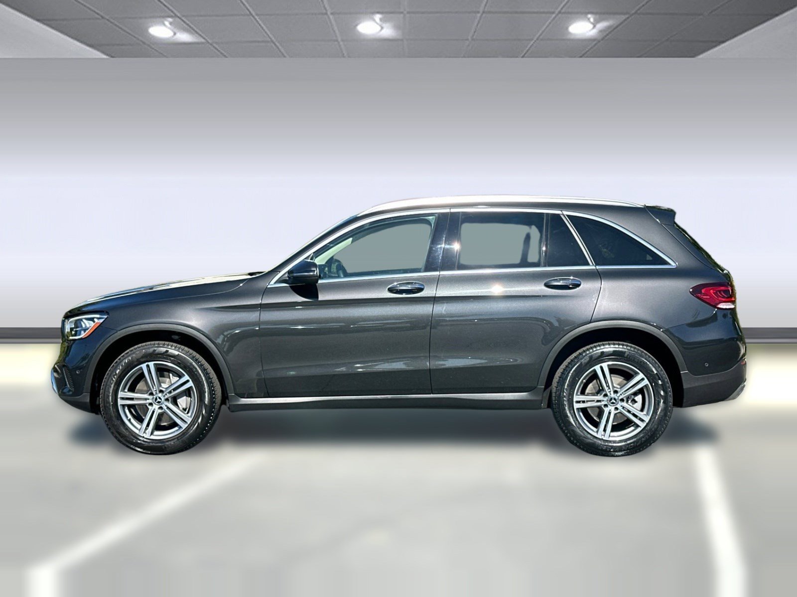 Used 2022 Mercedes-Benz GLC 300 image 2
