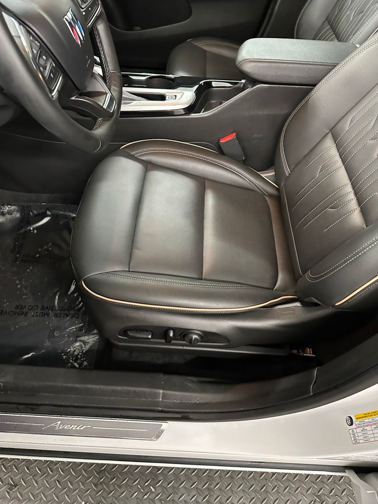 Used 2025 Buick Envista Avenir image 14