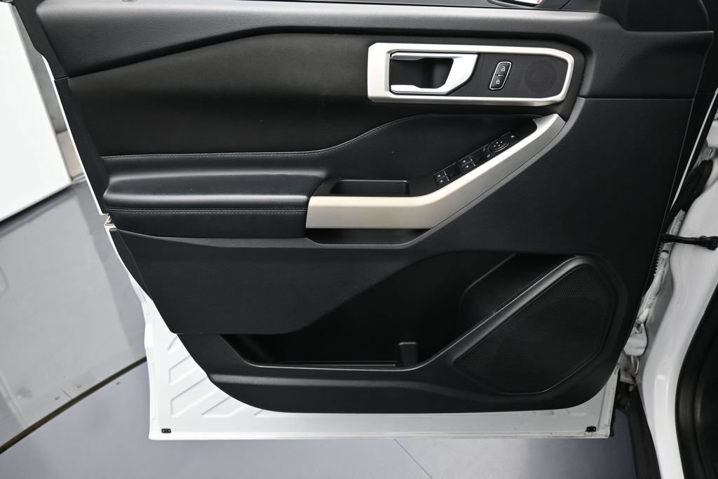 Used 2020 Ford Explorer XLT RWD image 13