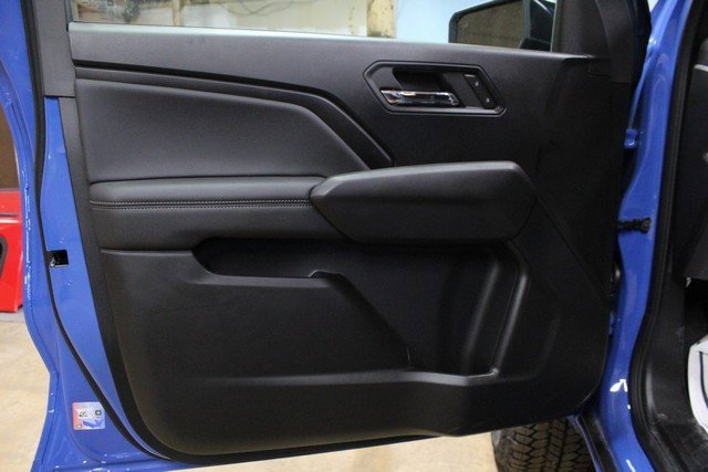 New 2025 GMC Canyon Elevation w/ Convenience Package image 15