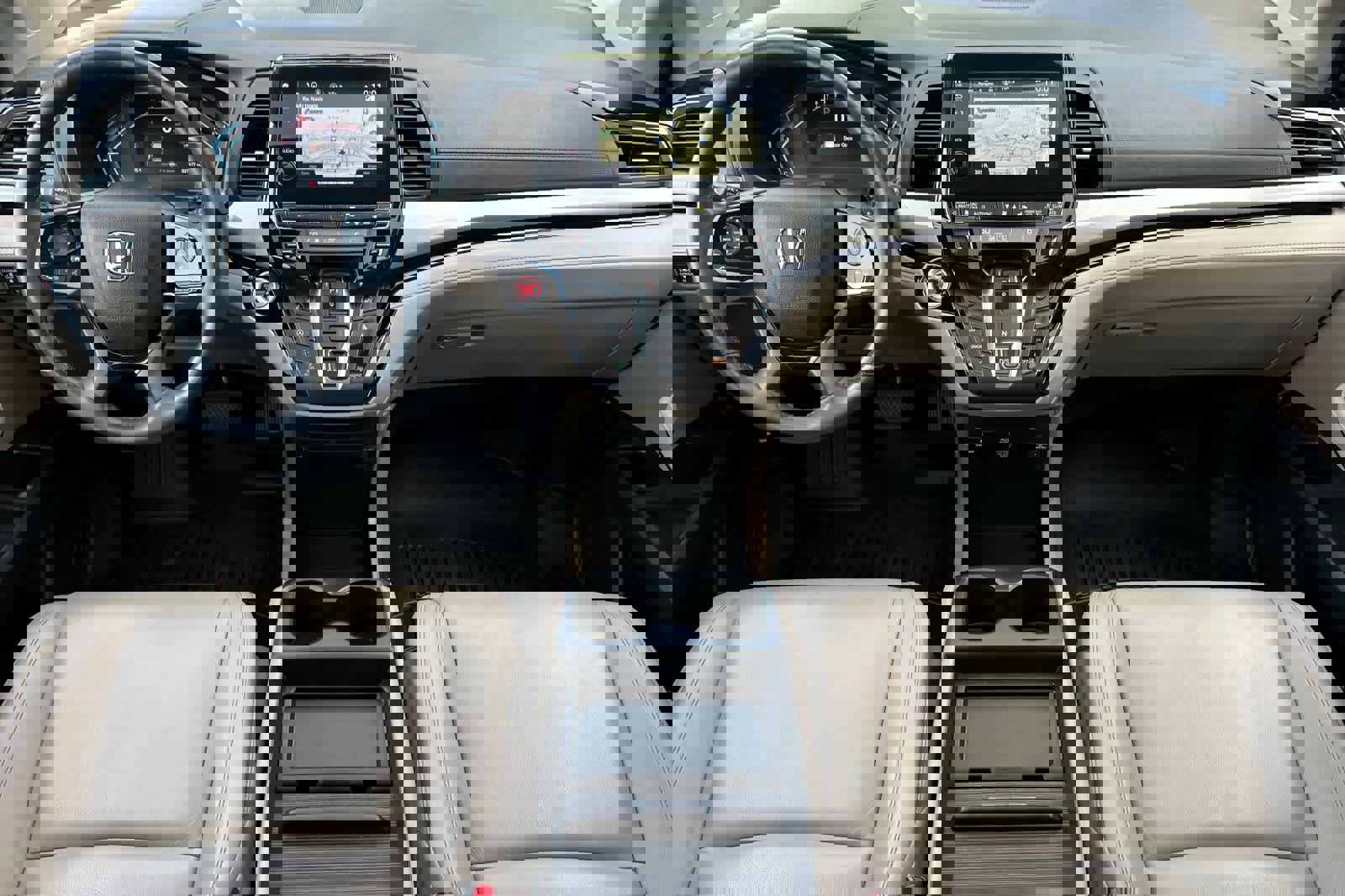 Used 2023 Honda Odyssey Touring image 3