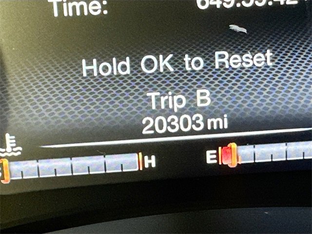 Used 2021 Jeep Renegade Limited w/ Sun & Sound Group image 17