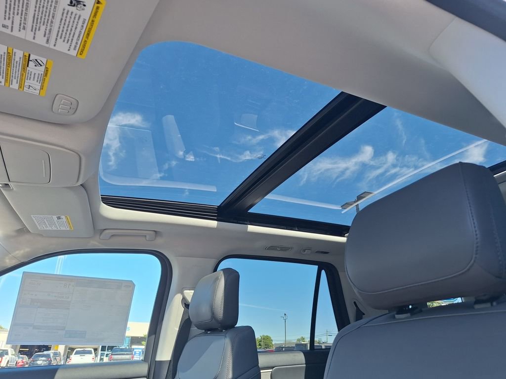 New 2025 Ford Expedition Active image 32