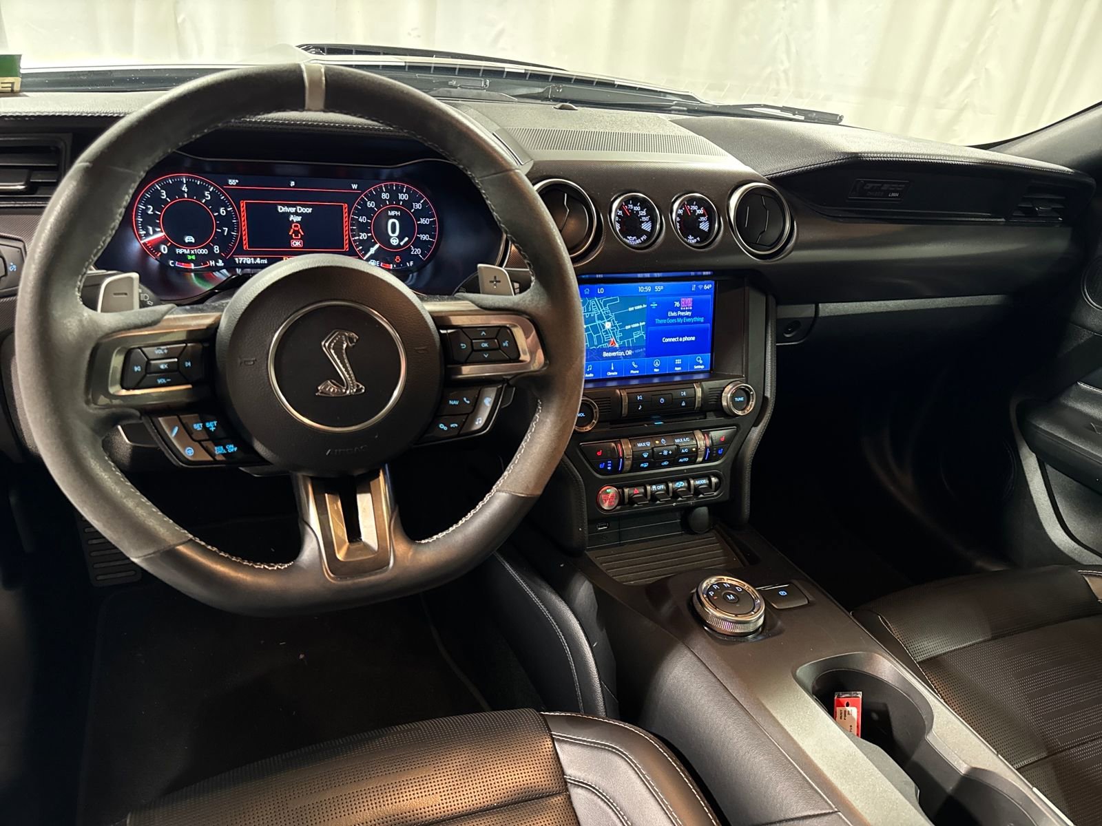 Used 2020 Ford Mustang Shelby GT500 w/ Technology Package RWD image 4