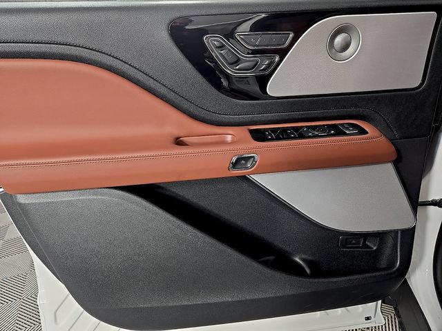 New 2026 Lincoln Aviator Reserve AWD/4WD image 12