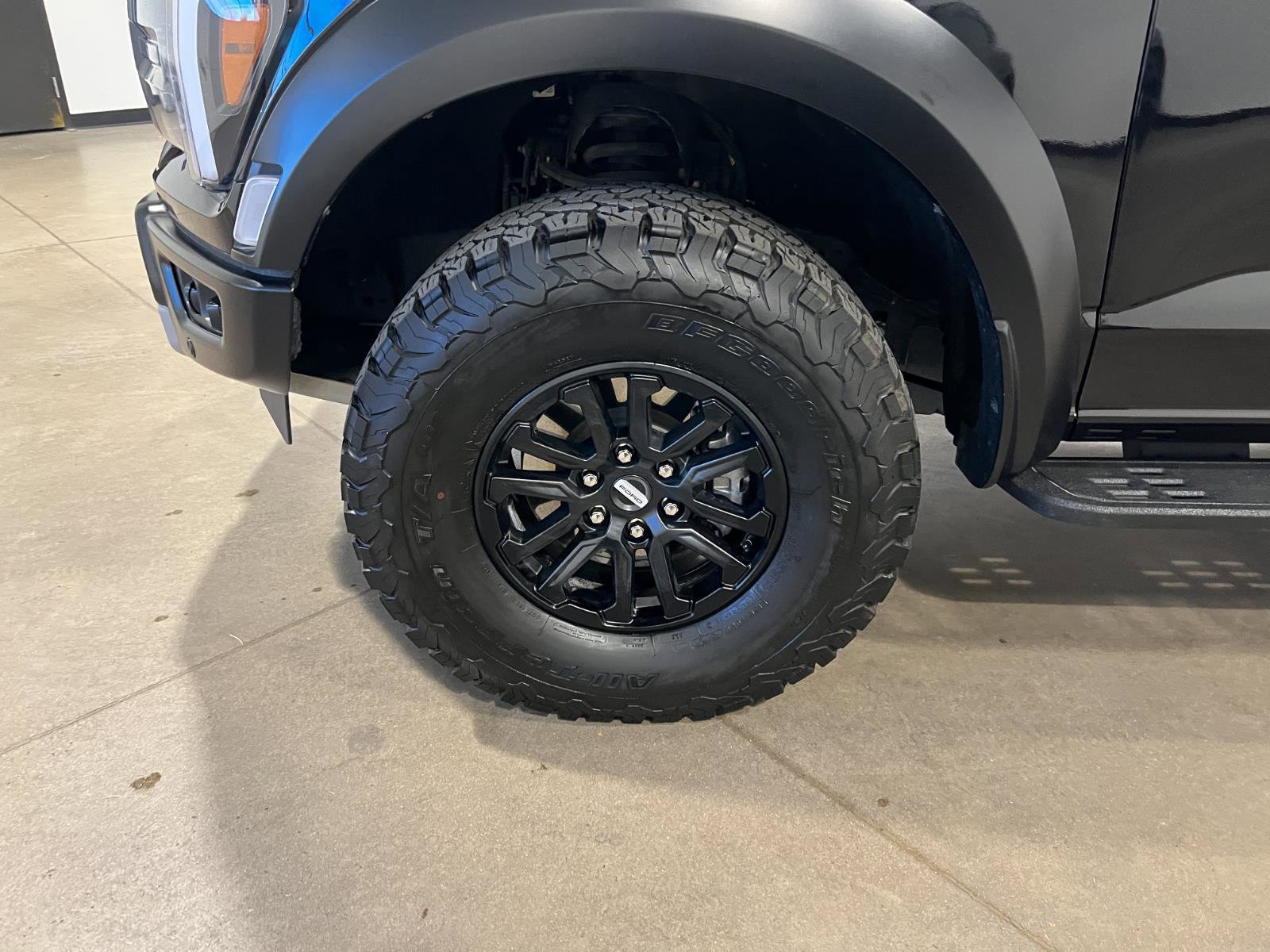 Used 2025 Ford F150 Raptor AWD/4WD image 45