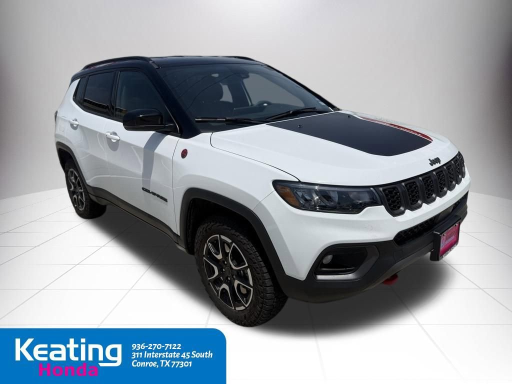Used 2026 Jeep Compass Trailhawk AWD/4WD image 3
