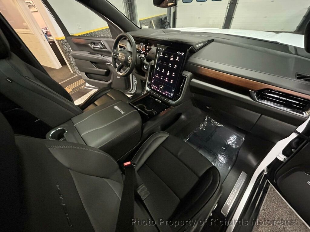 Used 2025 GMC Yukon Denali w/ Sun & Power Step Package AWD/4WD image 34