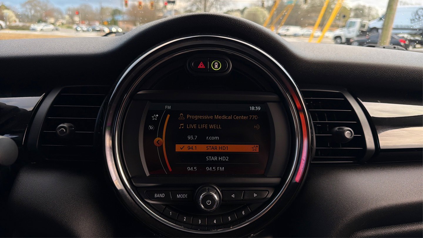 Used 2021 MINI Cooper S w/ Premium Package image 35