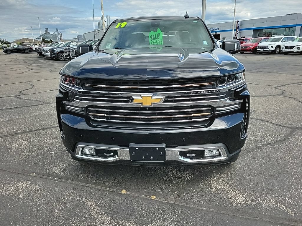 Used 2019 Chevrolet Silverado 1500 High Country w/ Technology Package AWD/4WD image 2